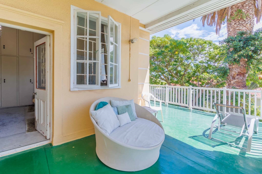 6 Bedroom Property for Sale in Fresnaye Western Cape